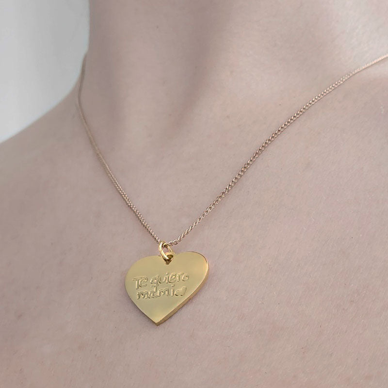 Collar de Corazón con Mensaje Personalizado Grabado